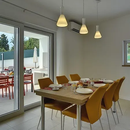 Holiday home Valery Stinjan