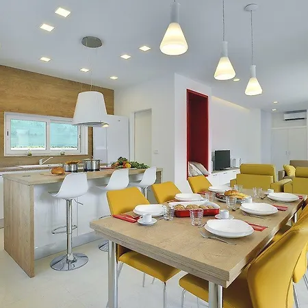 Valery Holiday home Stinjan